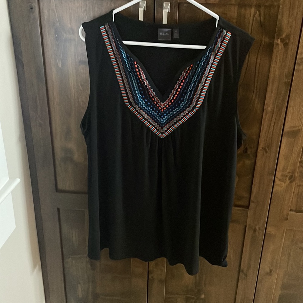 Women’s Black V-neck sleeveless blouse Size 2X